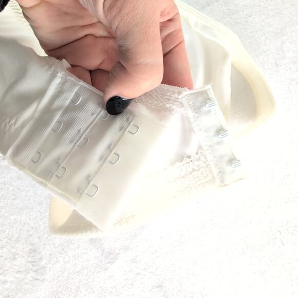 Bali Minimizer Wireless Satin Tracings Soft Cup Comfort Bra Size 38DD 3062 Ivory - Picture 5 of 9